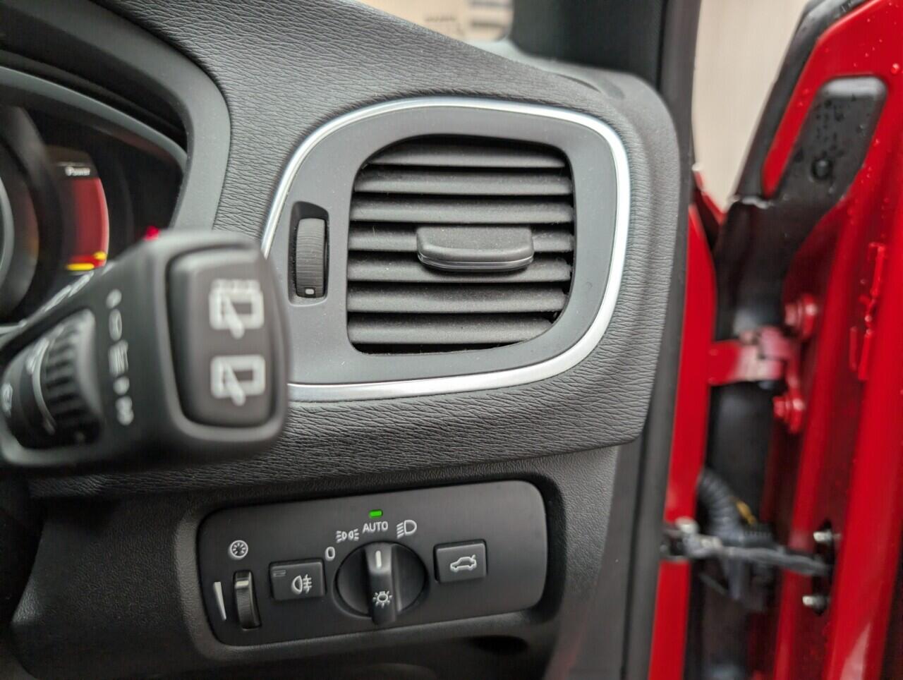 Used Volvo V40 2016 for sale - 76562242: Photo 20