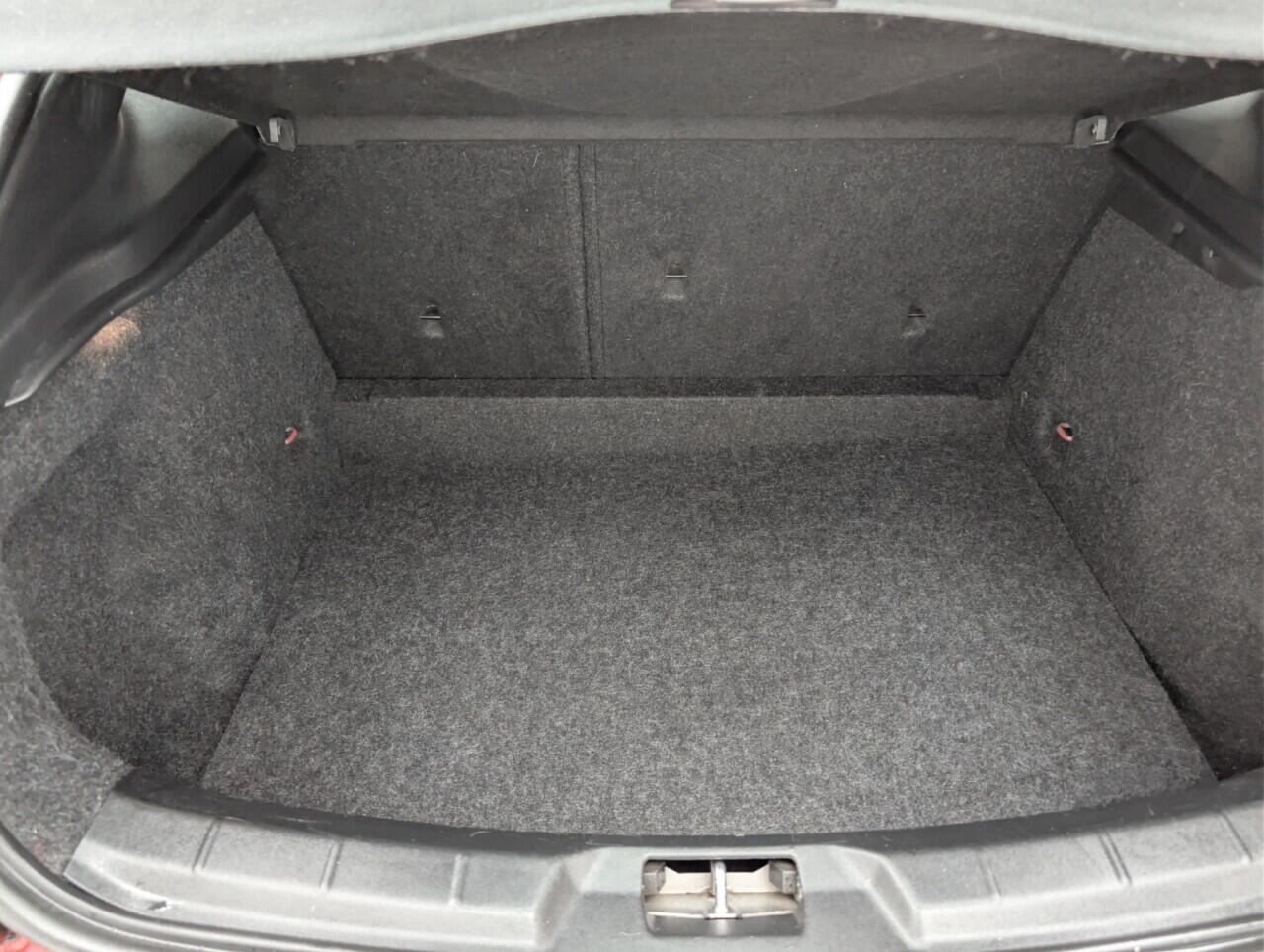 Used Volvo V40 2016 for sale - 76562242: Photo 25