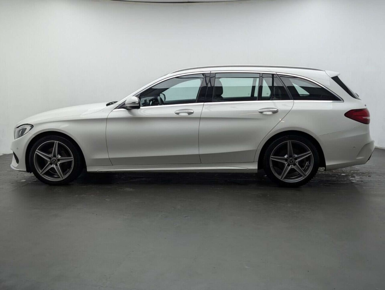 Used Mercedes-Benz C Class 2017 for sale - 77713459: Photo 5