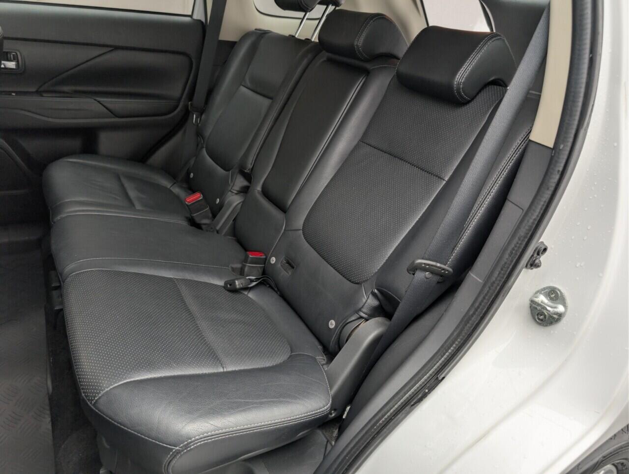 Used Mitsubishi Outlander 2015 for sale - 77203712: Photo 30