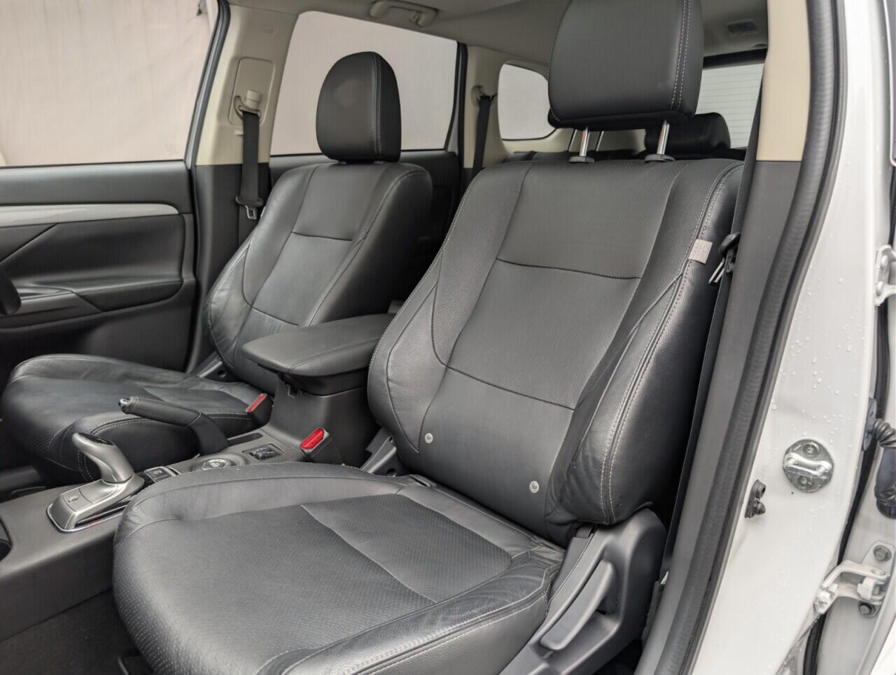 Used Mitsubishi Outlander 2015 for sale - 77203712: Photo 31