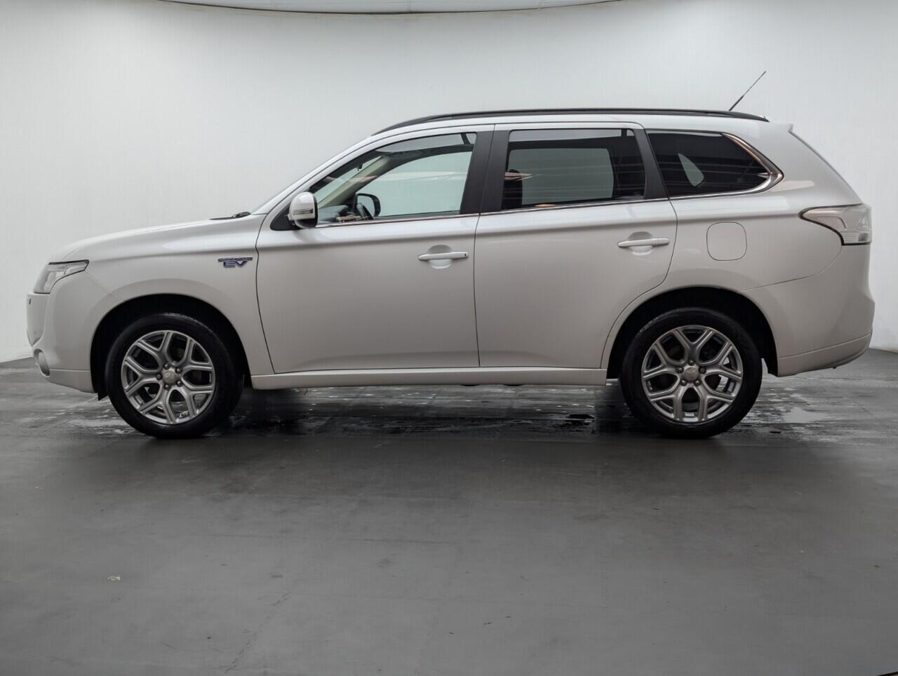 Used Mitsubishi Outlander 2015 for sale - 77203712: Photo 5