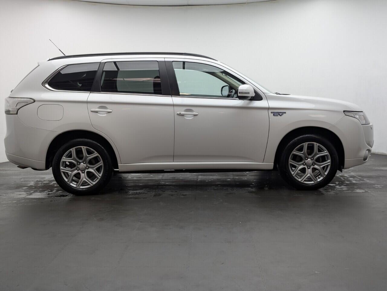Used Mitsubishi Outlander 2015 for sale - 77203712: Photo 9