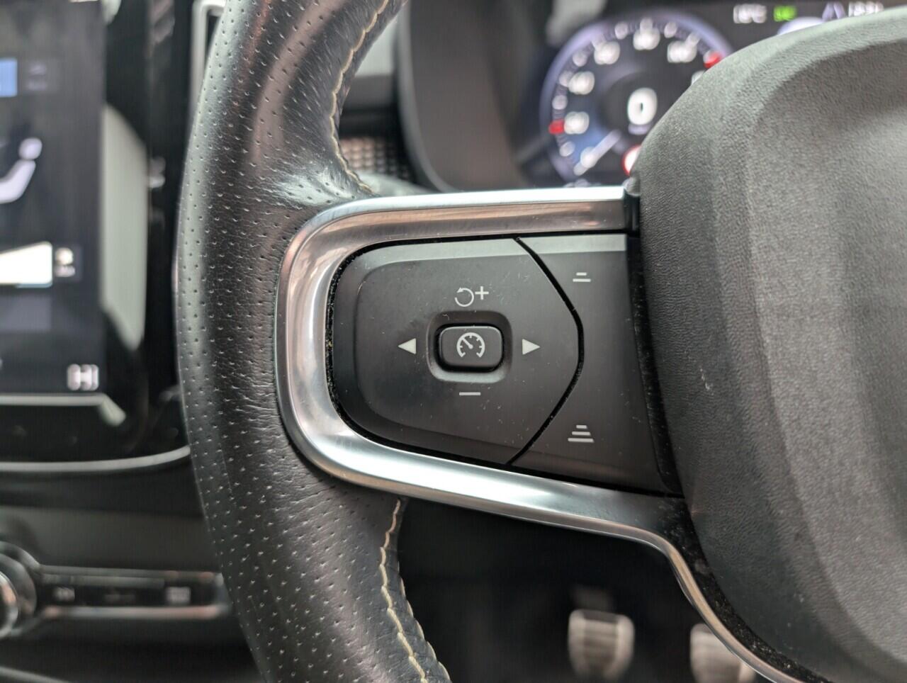 Used Volvo XC40 2021 for sale - 76425402: Photo 19