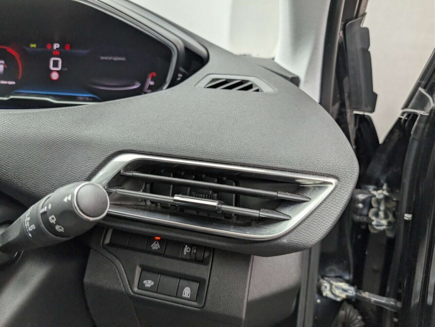 Used Peugeot 3008 2021 for sale - 77713074: Photo 18