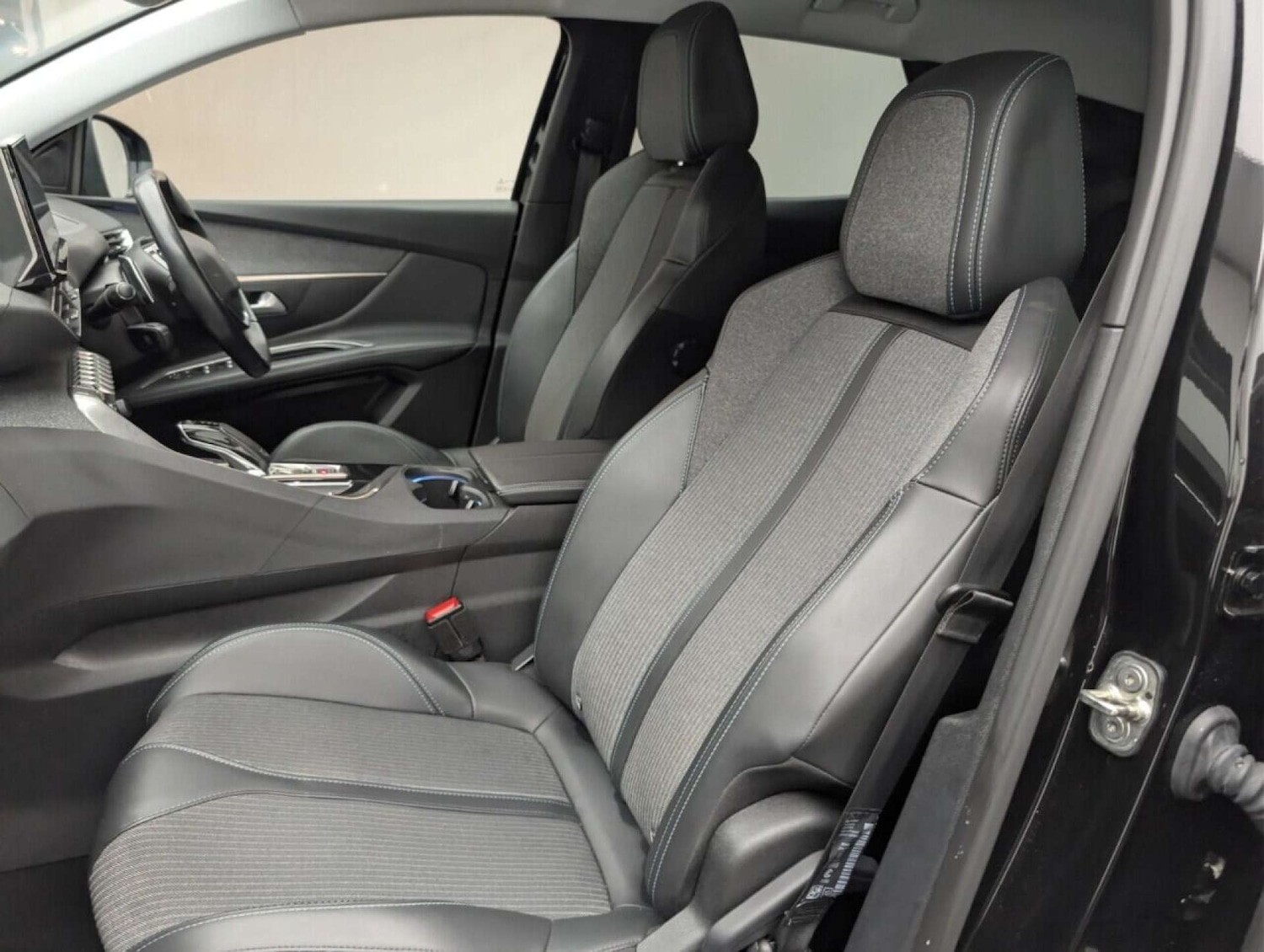 Used Peugeot 3008 2021 for sale - 77713074: Photo 25