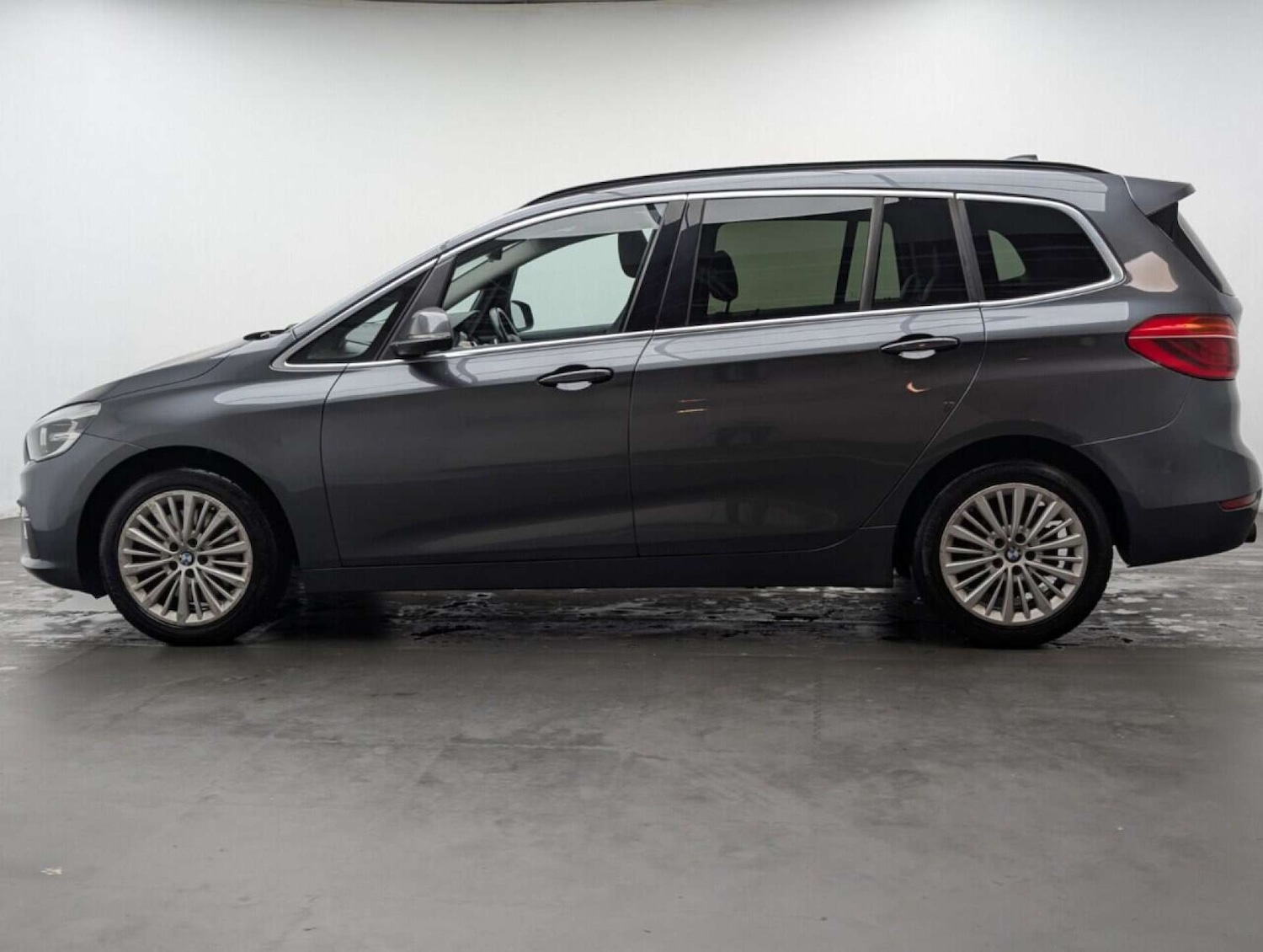 Used BMW 2 Series 2017 for sale - 77714424: Photo 5