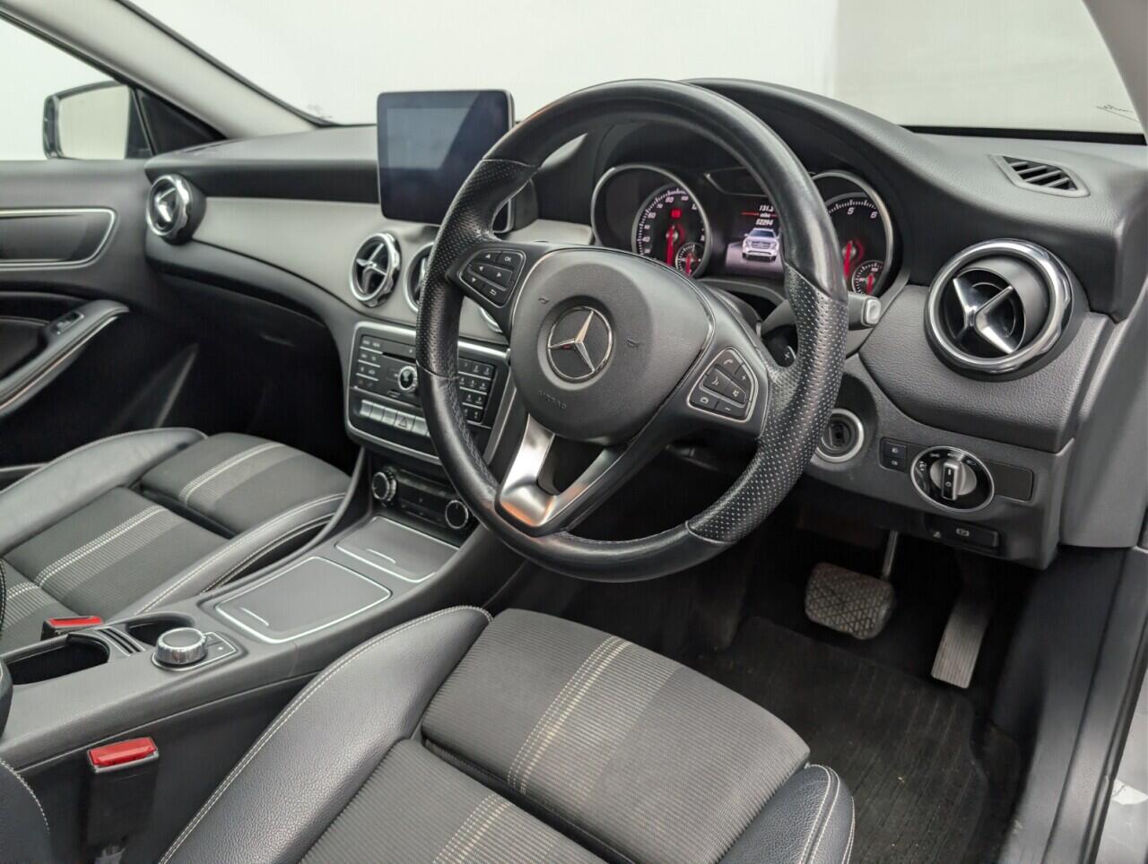 Used Mercedes-Benz GLA 2019 for sale - 77143802: Photo 11