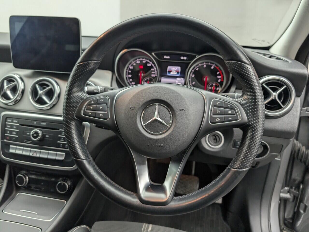 Used Mercedes-Benz GLA 2019 for sale - 77143802: Photo 23