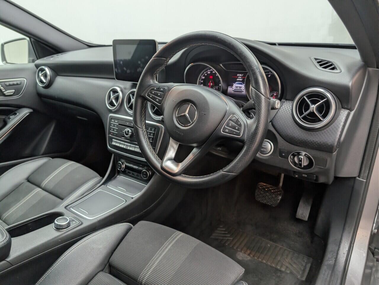 Used Mercedes-Benz A-Class 2018 for sale - 76425560: Photo 11