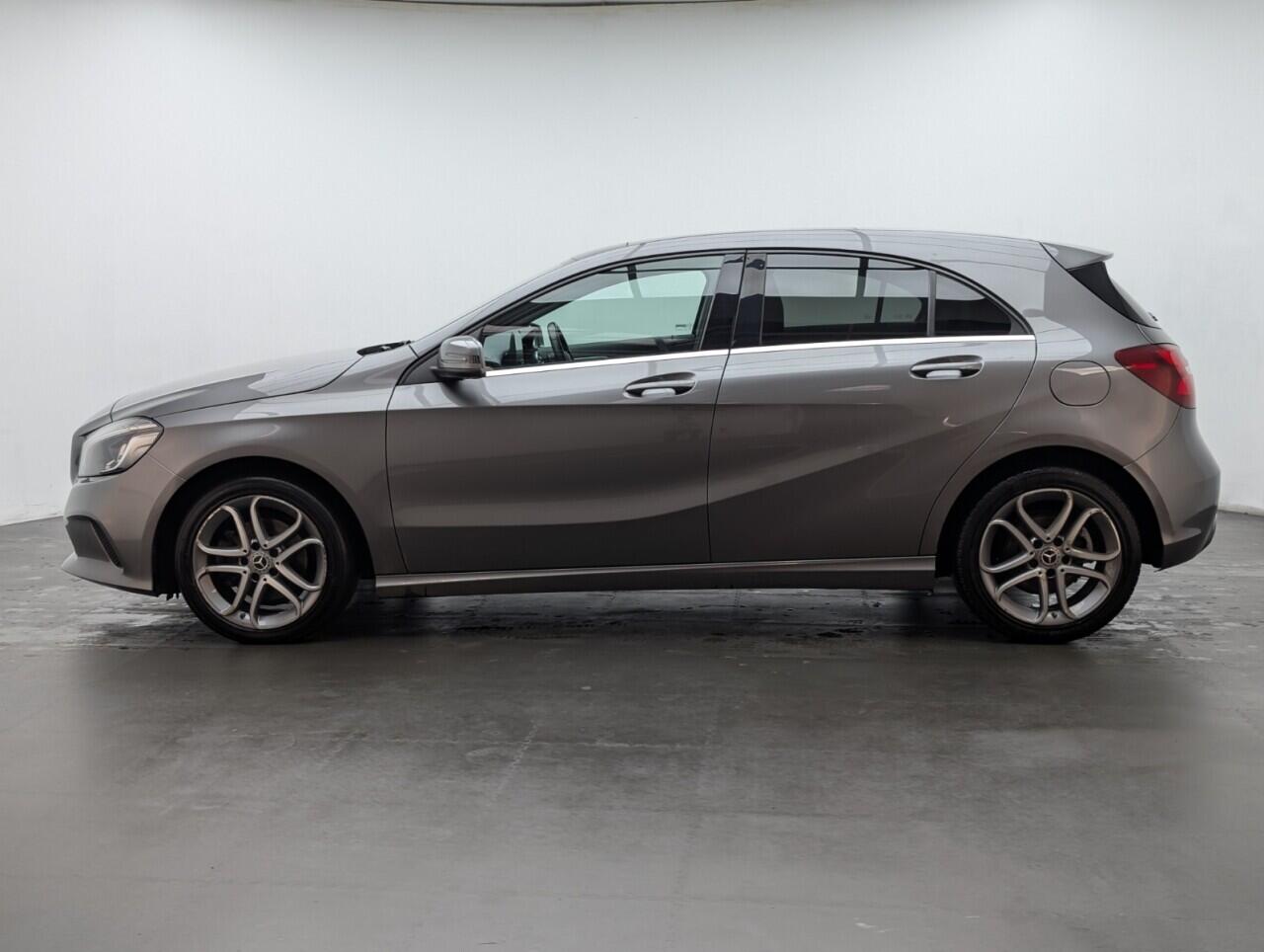 Used Mercedes-Benz A-Class 2018 for sale - 76425560: Photo 5