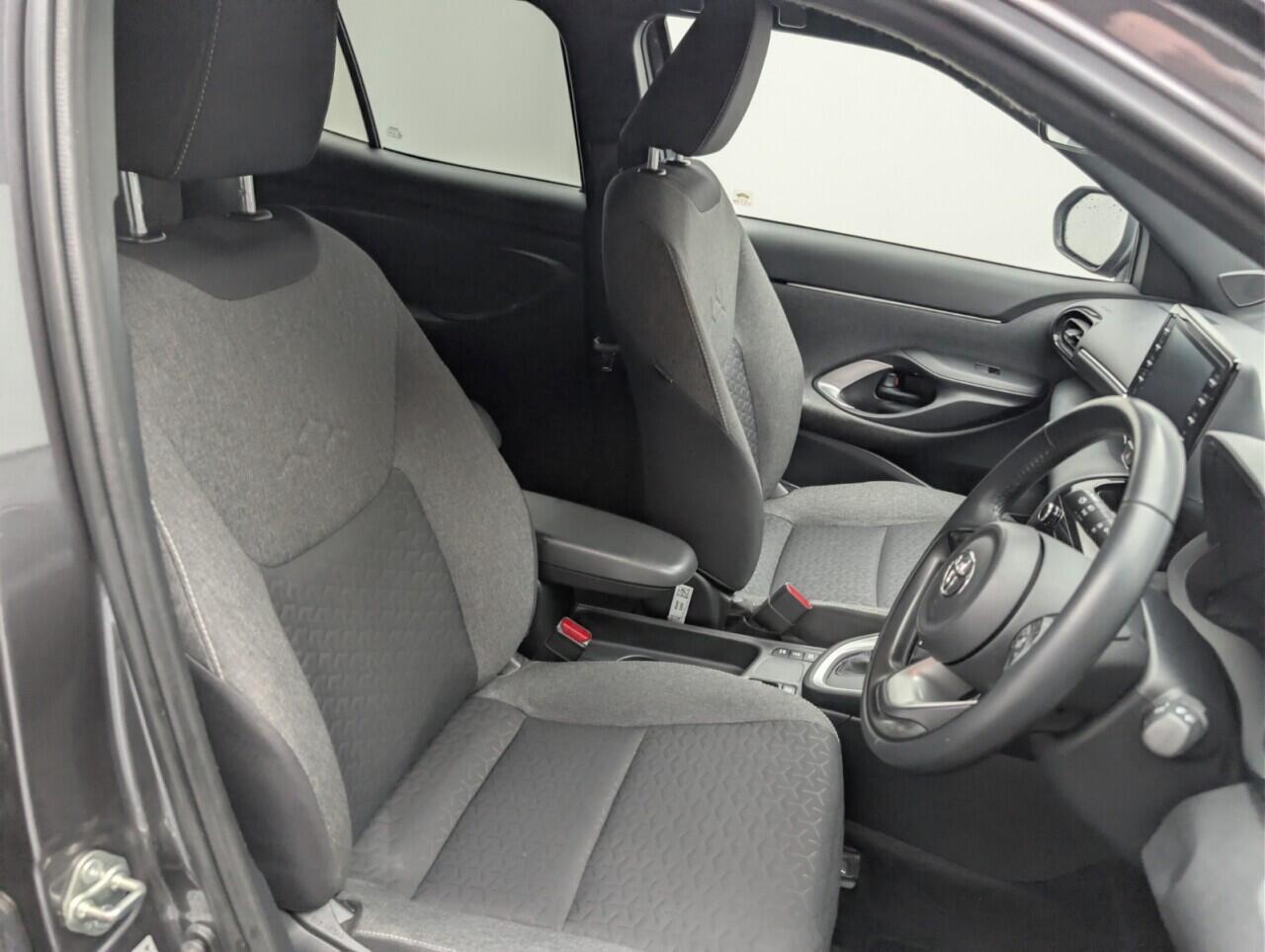 Used Toyota Yaris Cross 2022 for sale - 77081406: Photo 23