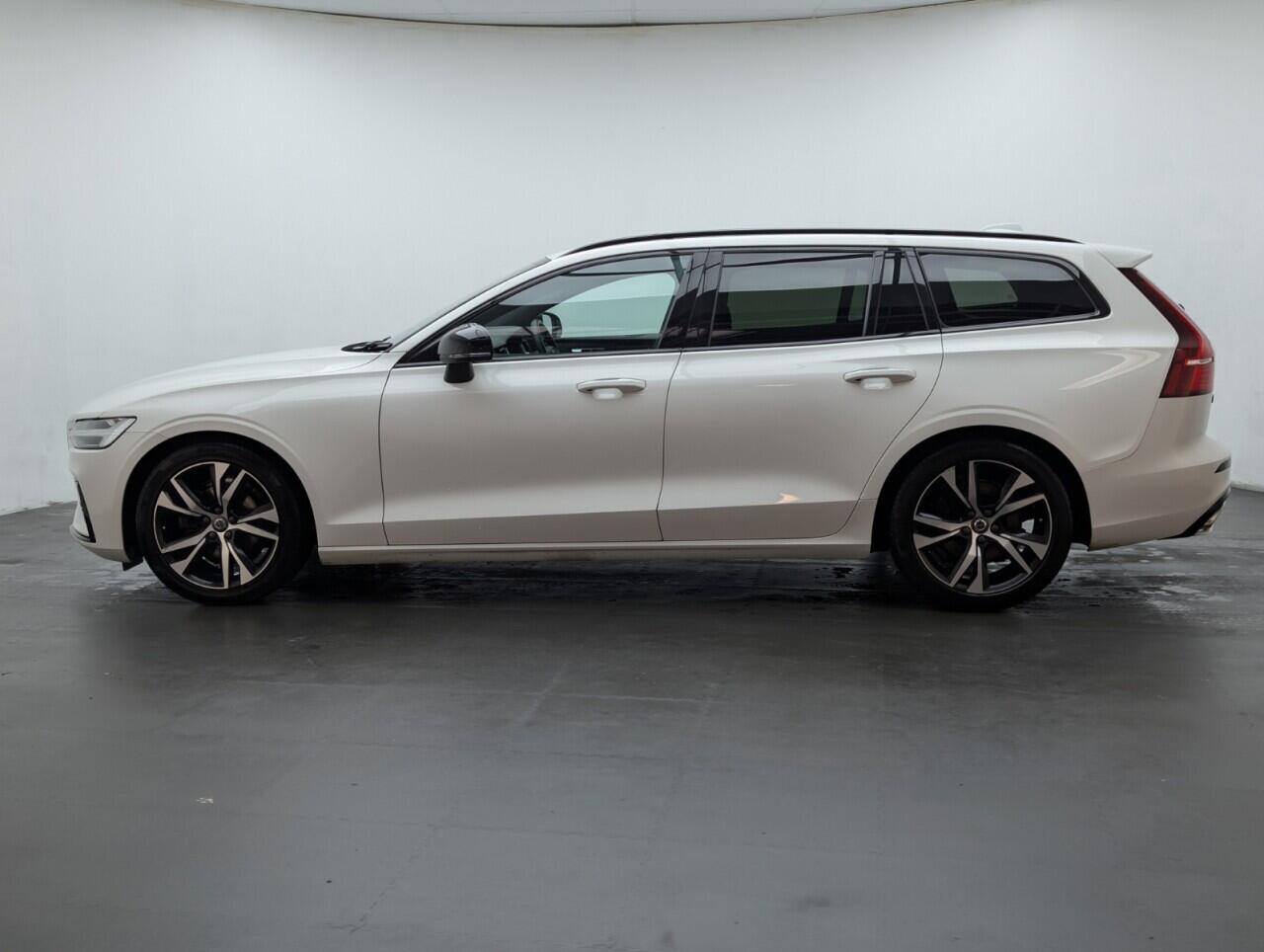 Used Volvo V60 2021 for sale - 76992193: Photo 5