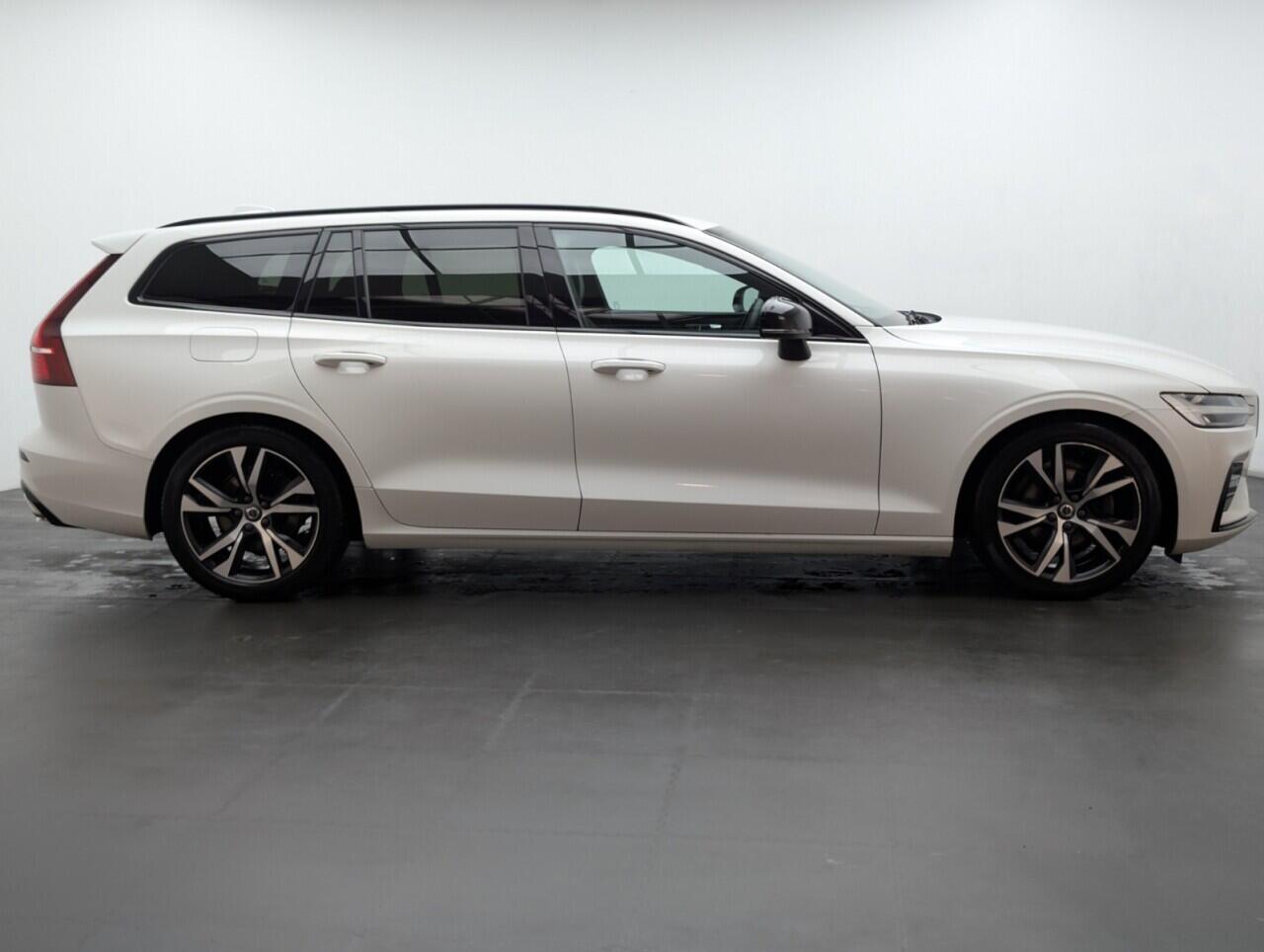 Used Volvo V60 2021 for sale - 76992193: Photo 9