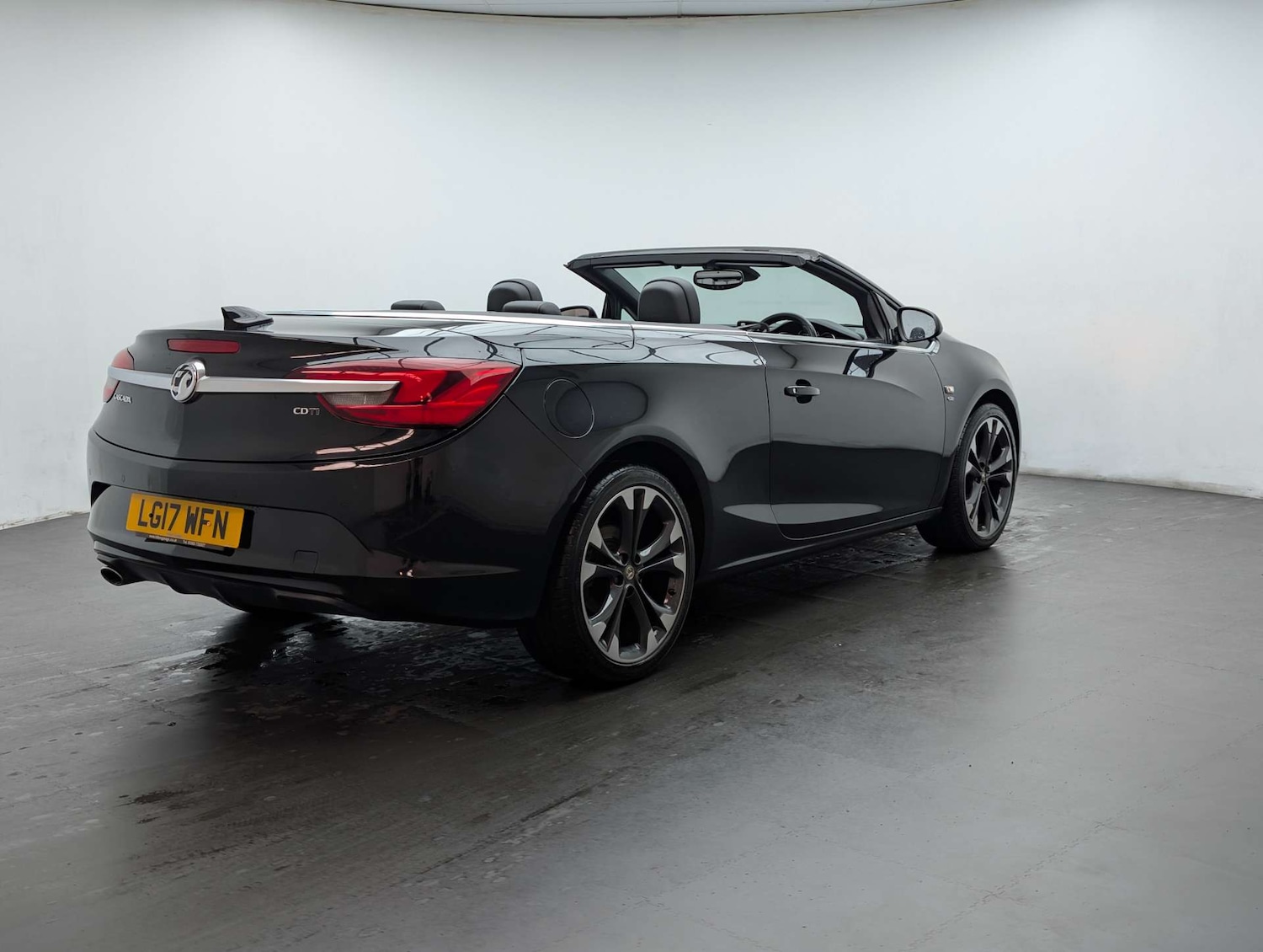 Used Vauxhall Cascada 2017 for sale - 77989967: Photo 10