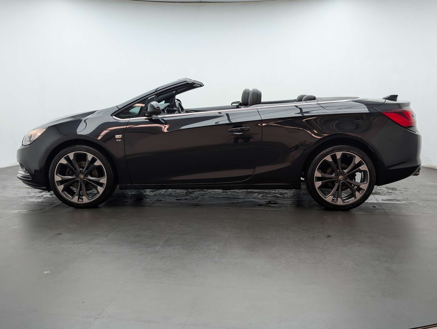 Used Vauxhall Cascada 2017 for sale - 77989967: Photo 6