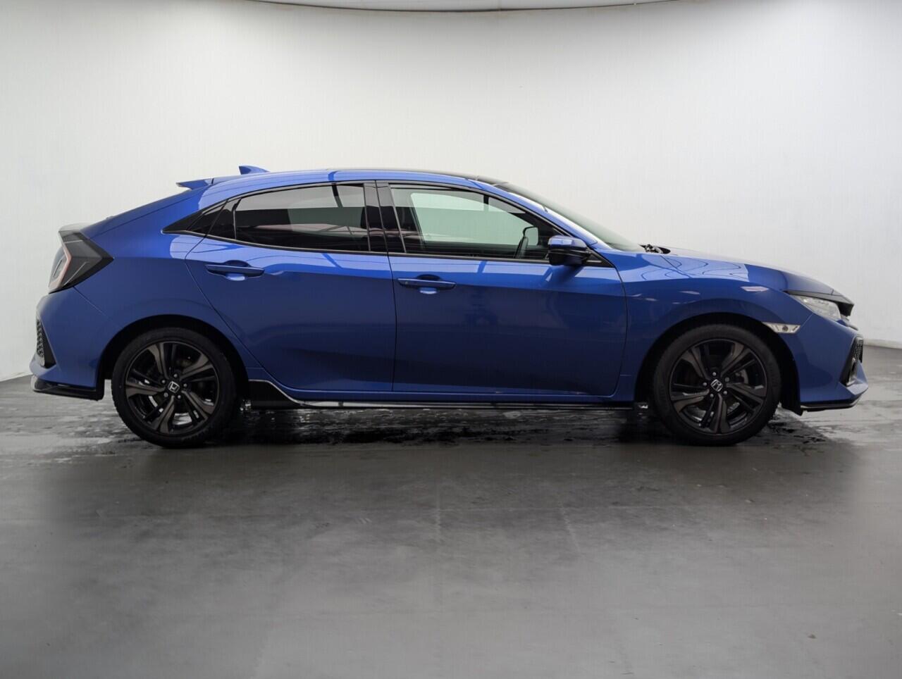 Used Honda Civic 2018 for sale - 77683703: Photo 9