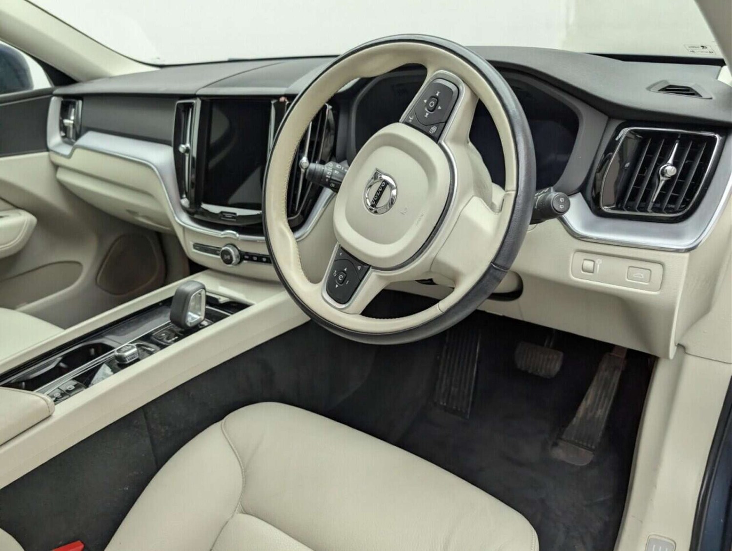 Used Volvo XC60 2022 for sale - 77713824: Photo 11