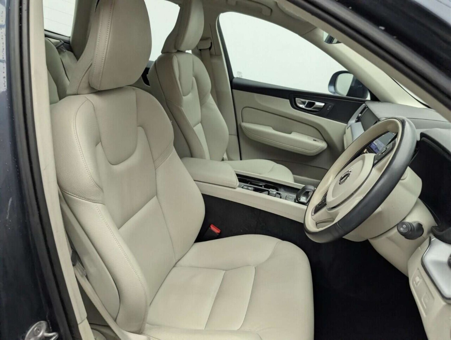 Used Volvo XC60 2022 for sale - 77713824: Photo 12