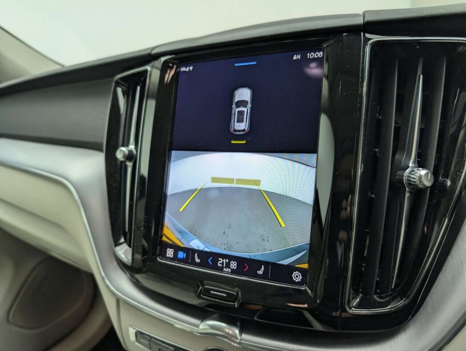 Used Volvo XC60 2022 for sale - 77713824: Photo 15