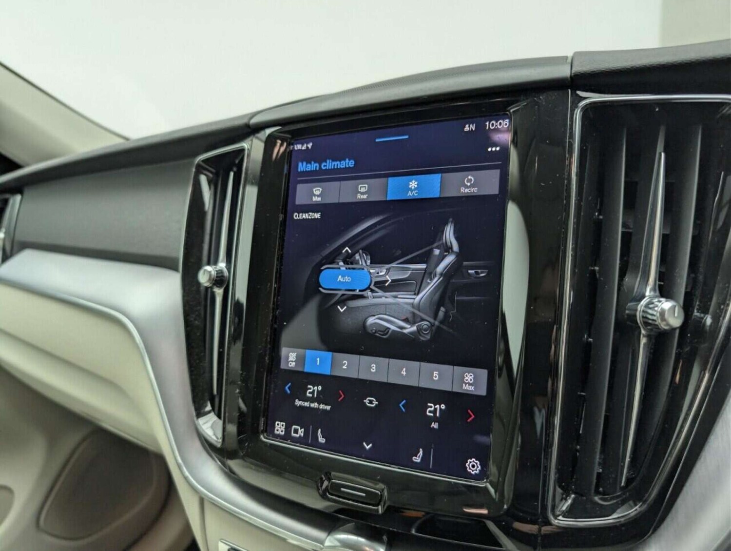 Used Volvo XC60 2022 for sale - 77713824: Photo 16