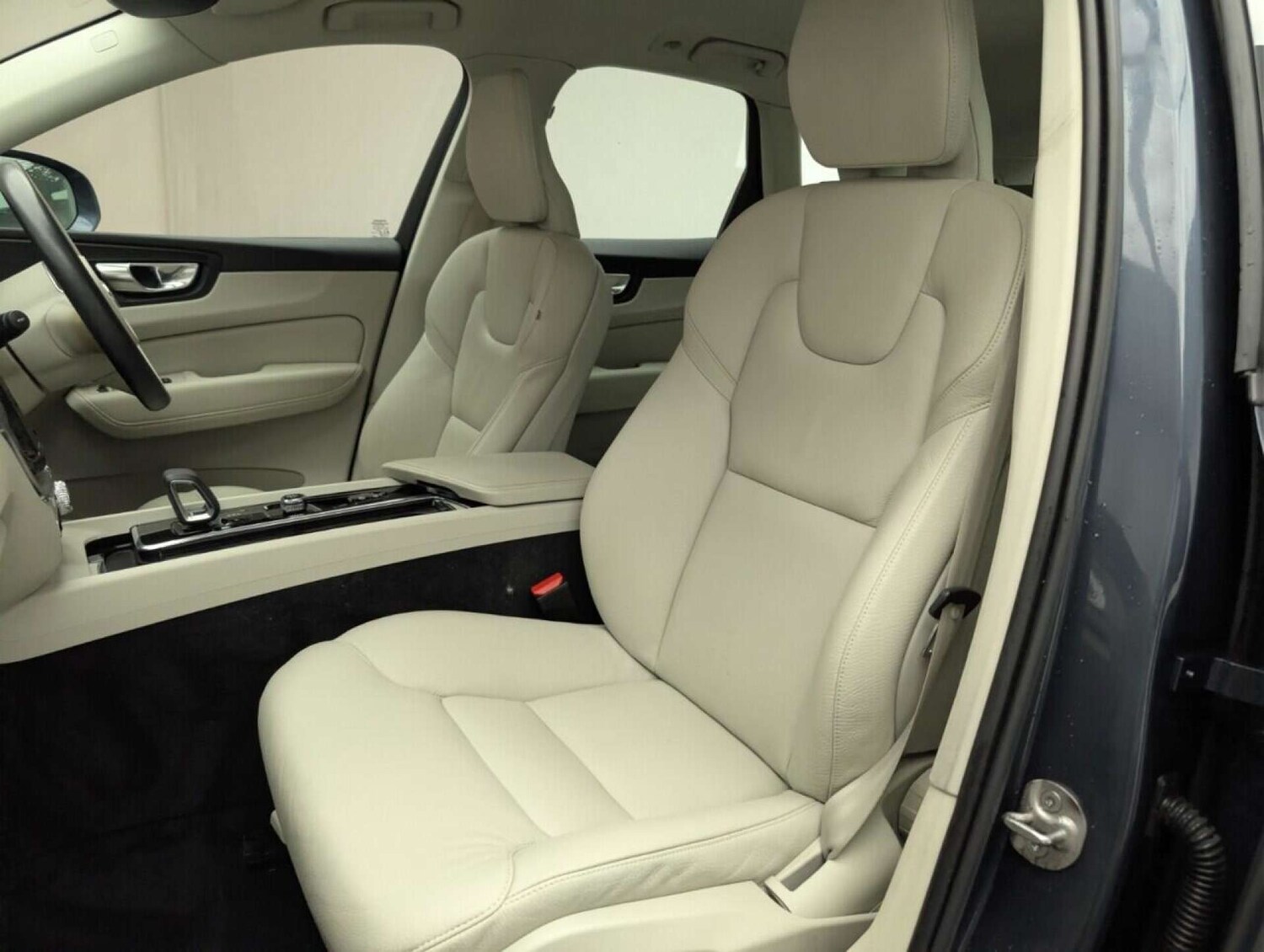 Used Volvo XC60 2022 for sale - 77713824: Photo 27