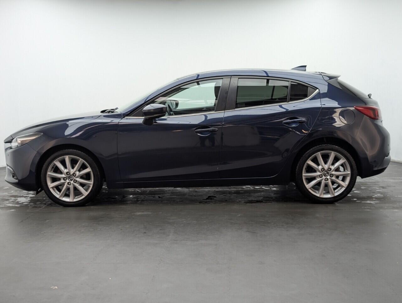 Used Mazda Mazda3 2017 for sale - 76457563: Photo 5