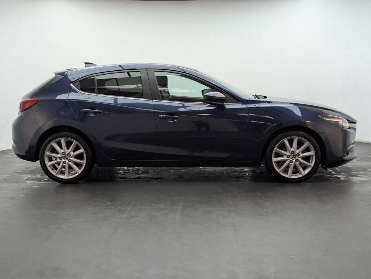 Used Mazda Mazda3 2017 for sale - 76457563: Photo 9