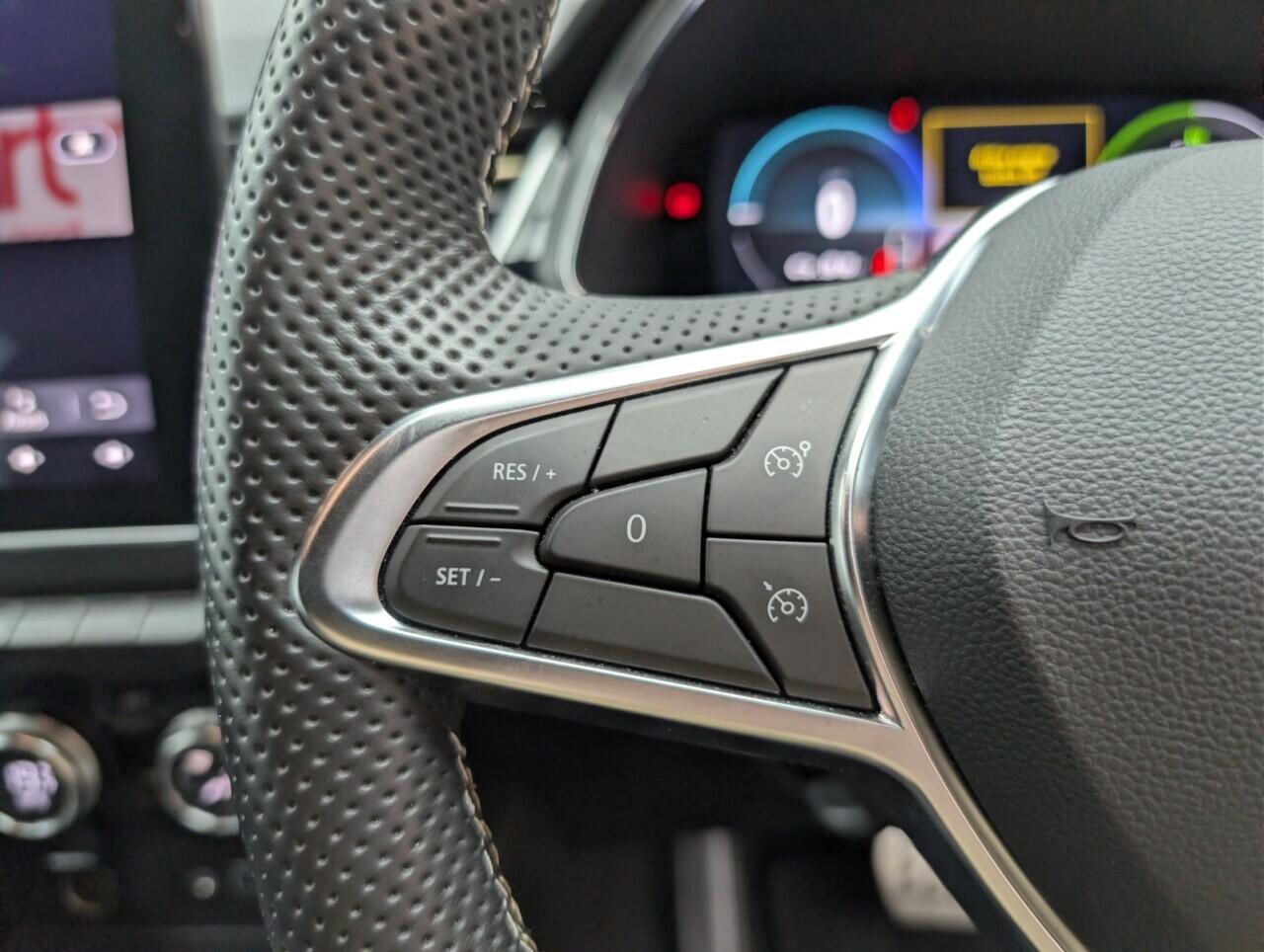 Used Renault Captur 2024 for sale - 76728233: Photo 19