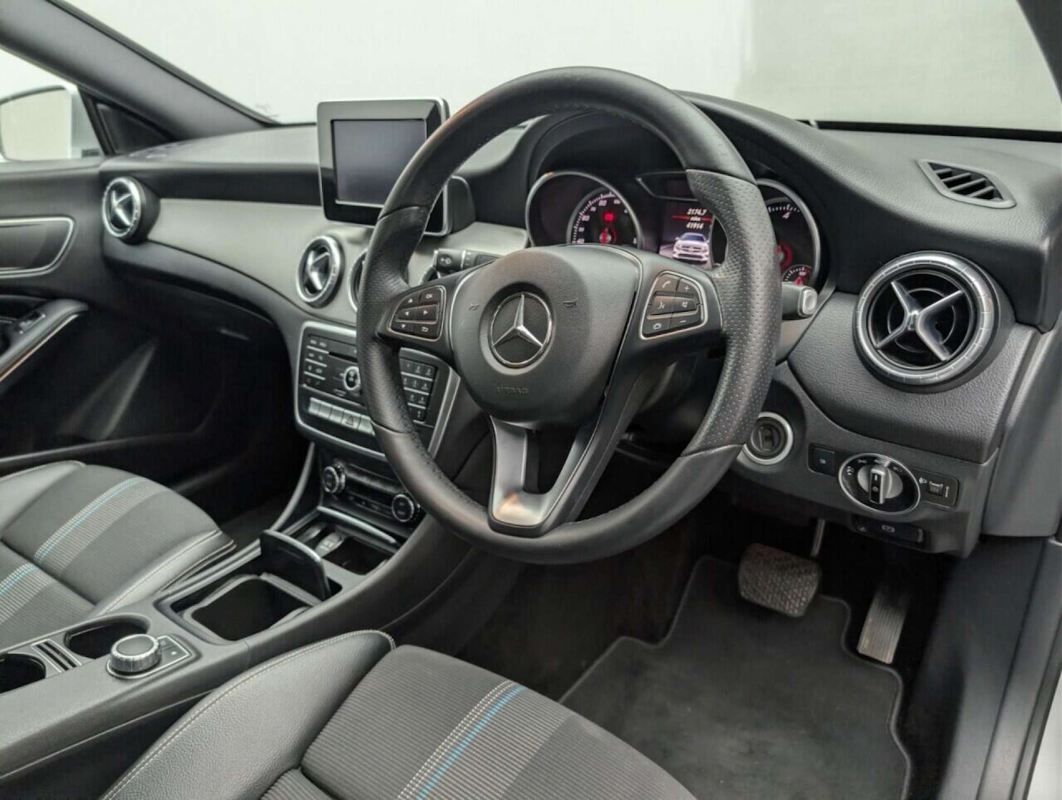 Used Mercedes-Benz CLA 2018 for sale - 77713048: Photo 11