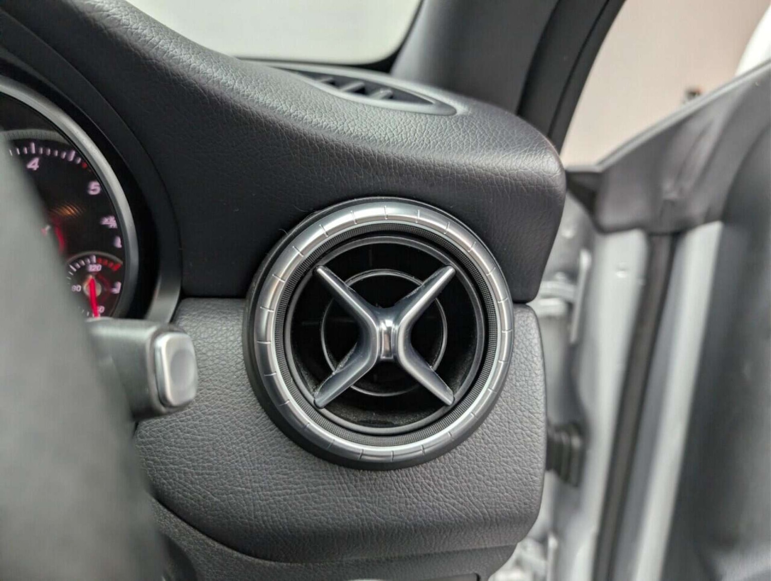 Used Mercedes-Benz CLA 2018 for sale - 77713048: Photo 18