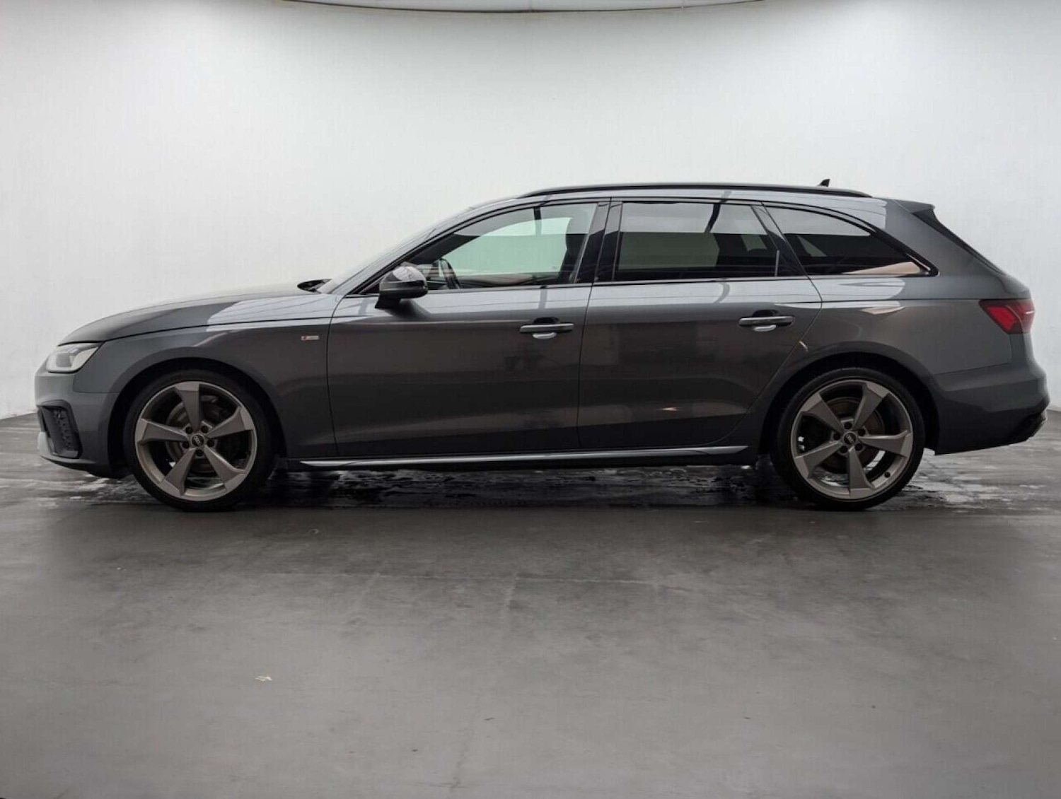 Used Audi A4 2021 for sale - 77713526: Photo 5