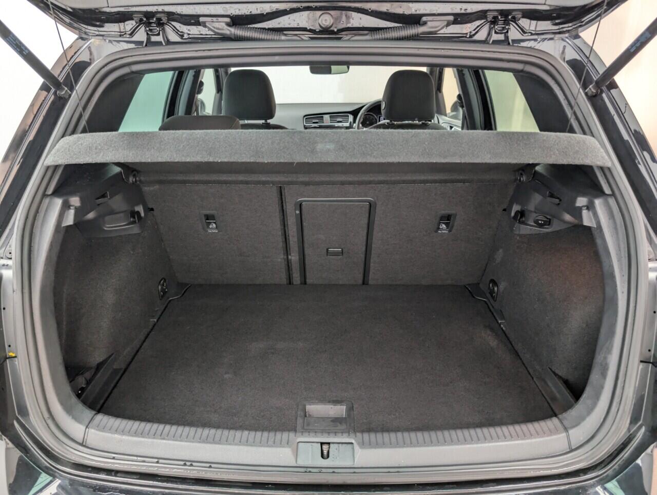 Used Volkswagen Golf 2019 for sale - 76425568: Photo 25