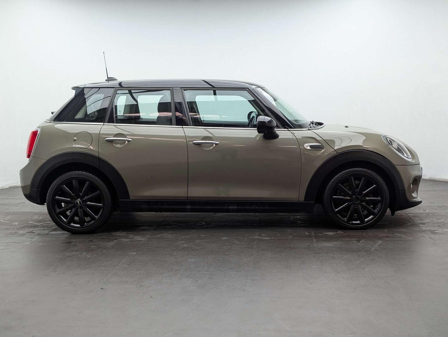 Used MINI Hatch 2018 for sale - 77980243: Photo 11