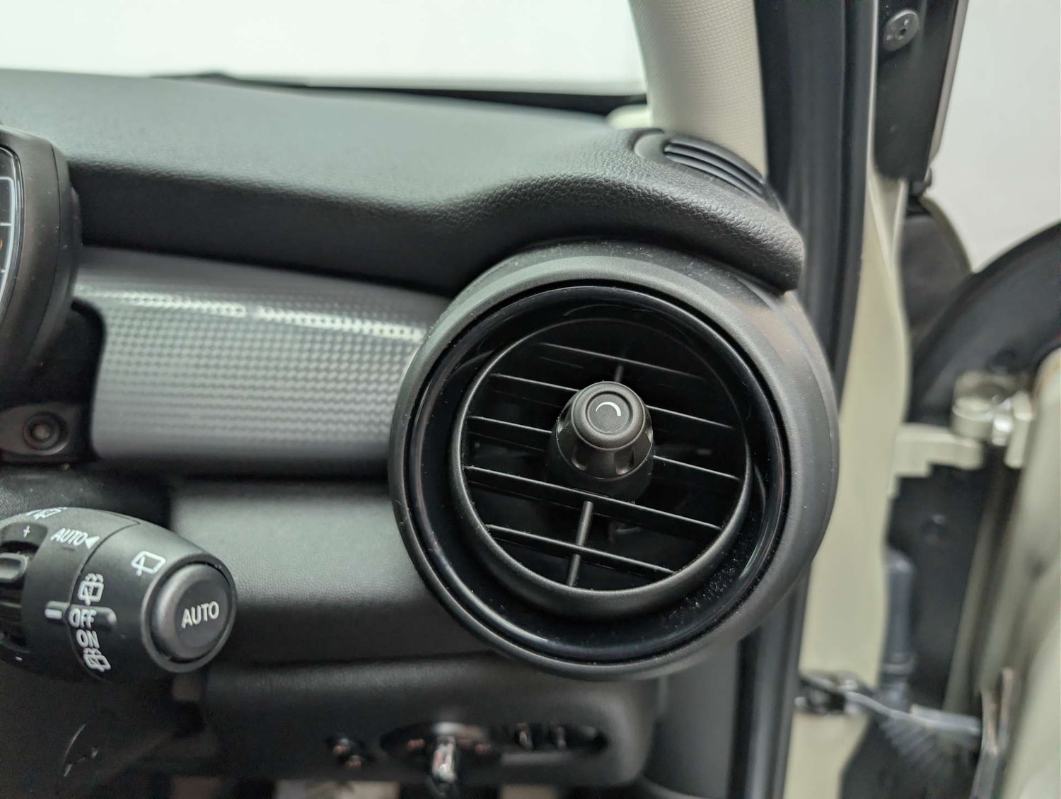 Used MINI Hatch 2018 for sale - 77980243: Photo 23