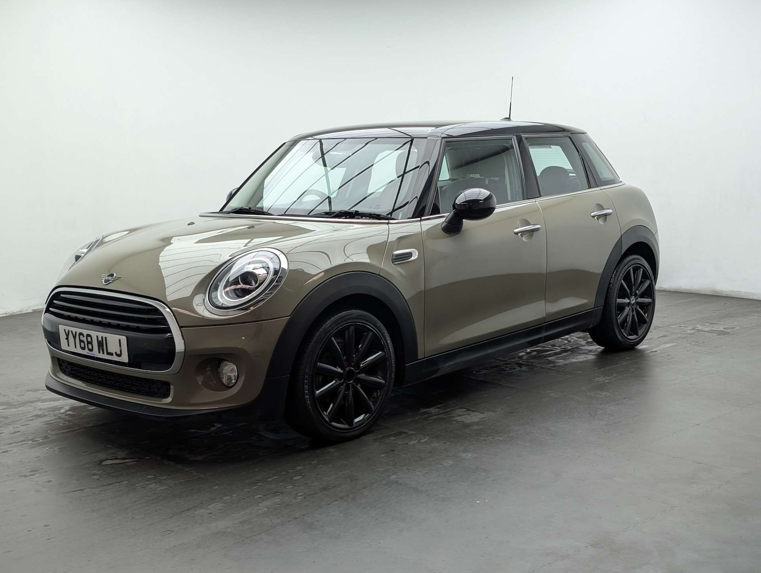 Used MINI Hatch 2018 for sale - 77980243: Photo 5