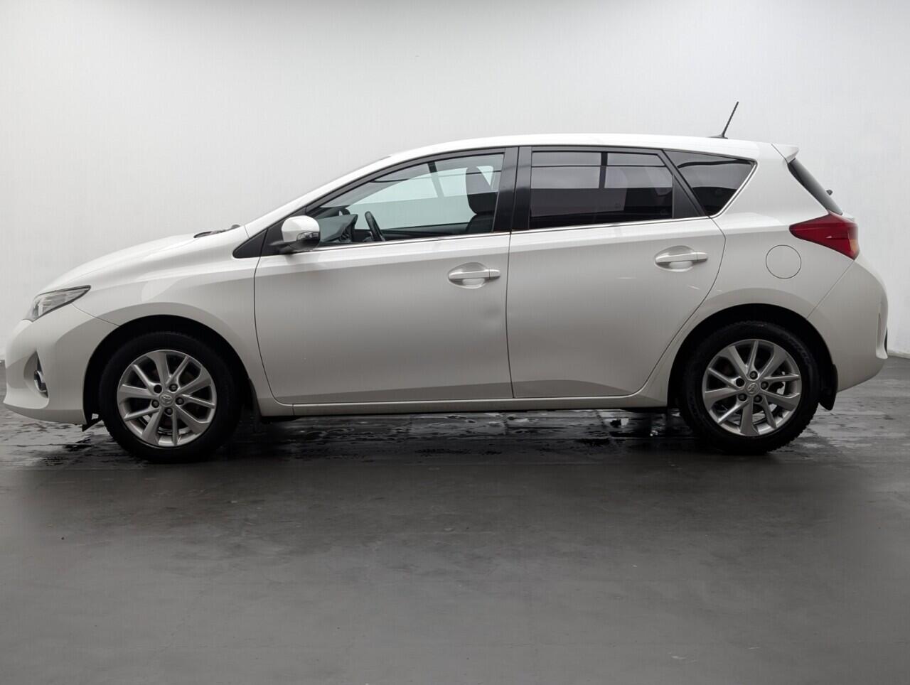 Used Toyota Auris 2014 for sale - 77131012: Photo 16
