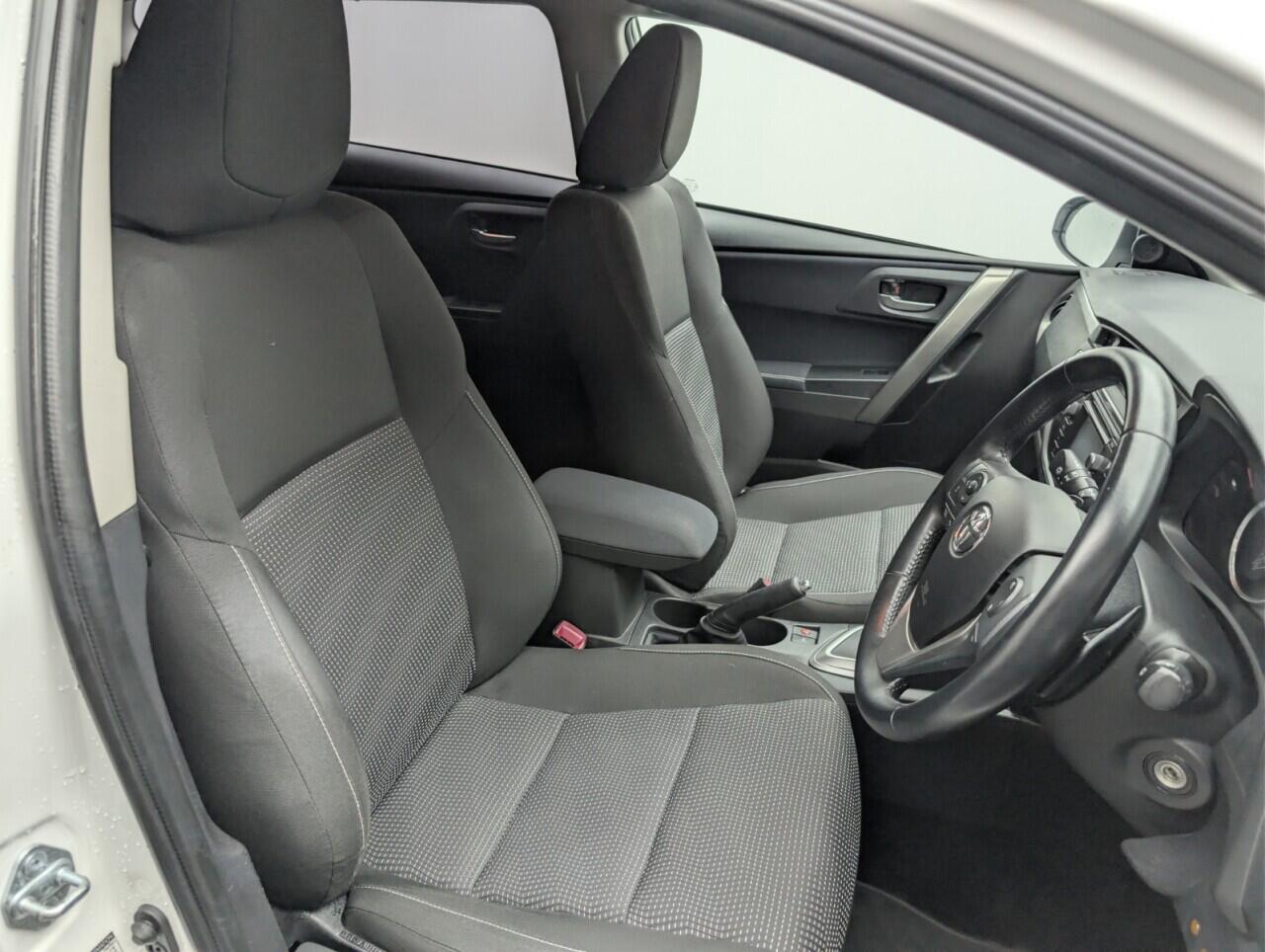 Used Toyota Auris 2014 for sale - 77131012: Photo 23