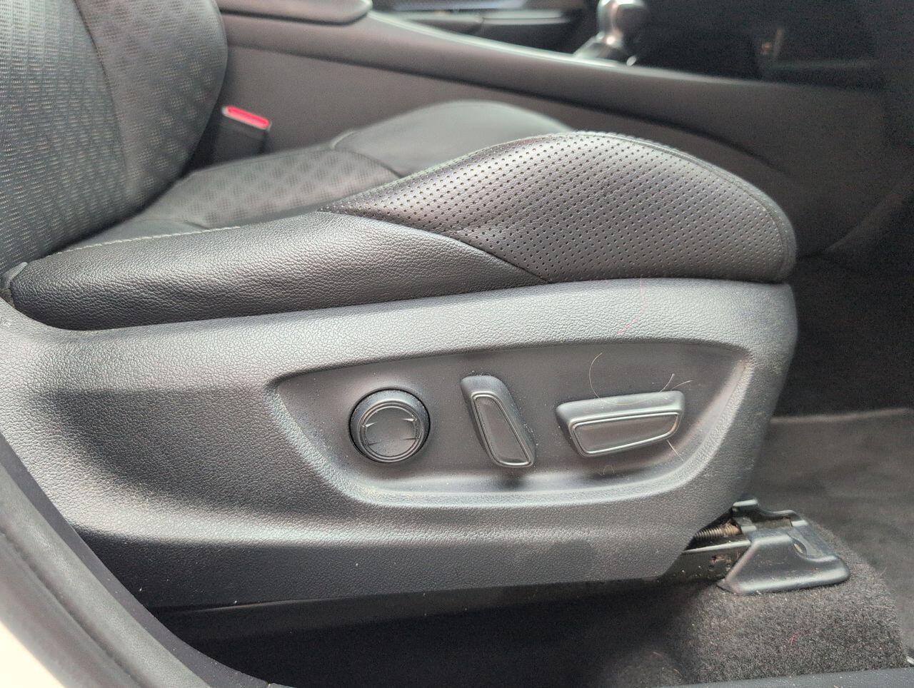 Used Toyota C-HR 2020 for sale - 76425231: Photo 24