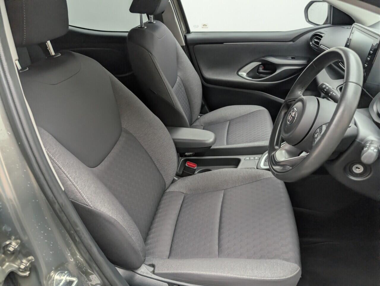 Used Toyota Yaris 2022 for sale - 76499265: Photo 12