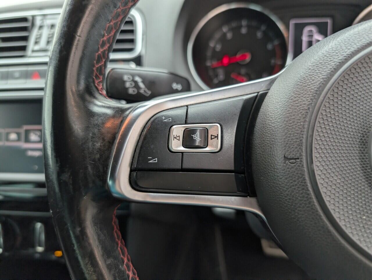 Used Volkswagen Polo 2017 for sale - 76537839: Photo 18