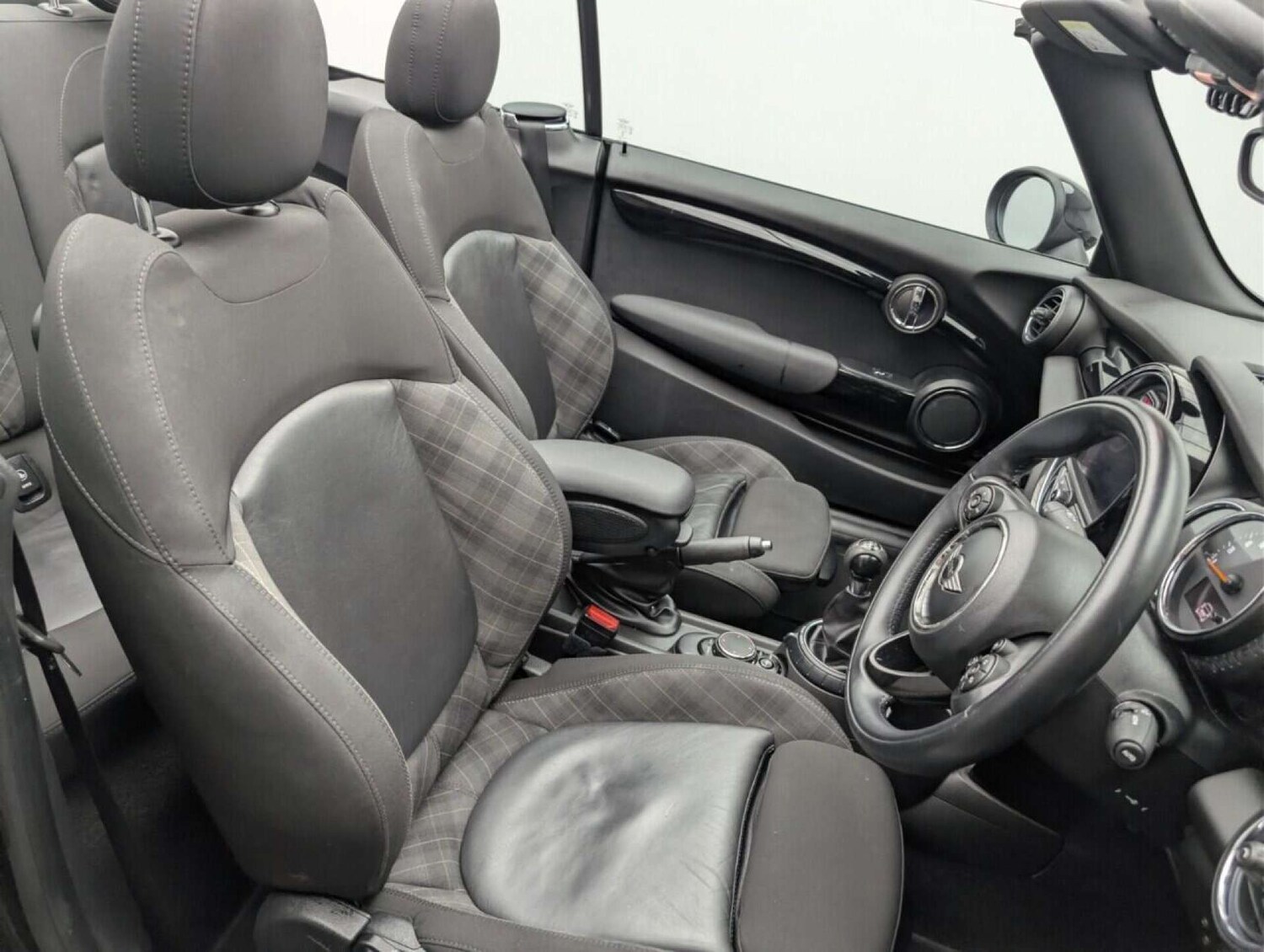 Used MINI Convertible 2017 for sale - 77713715: Photo 12