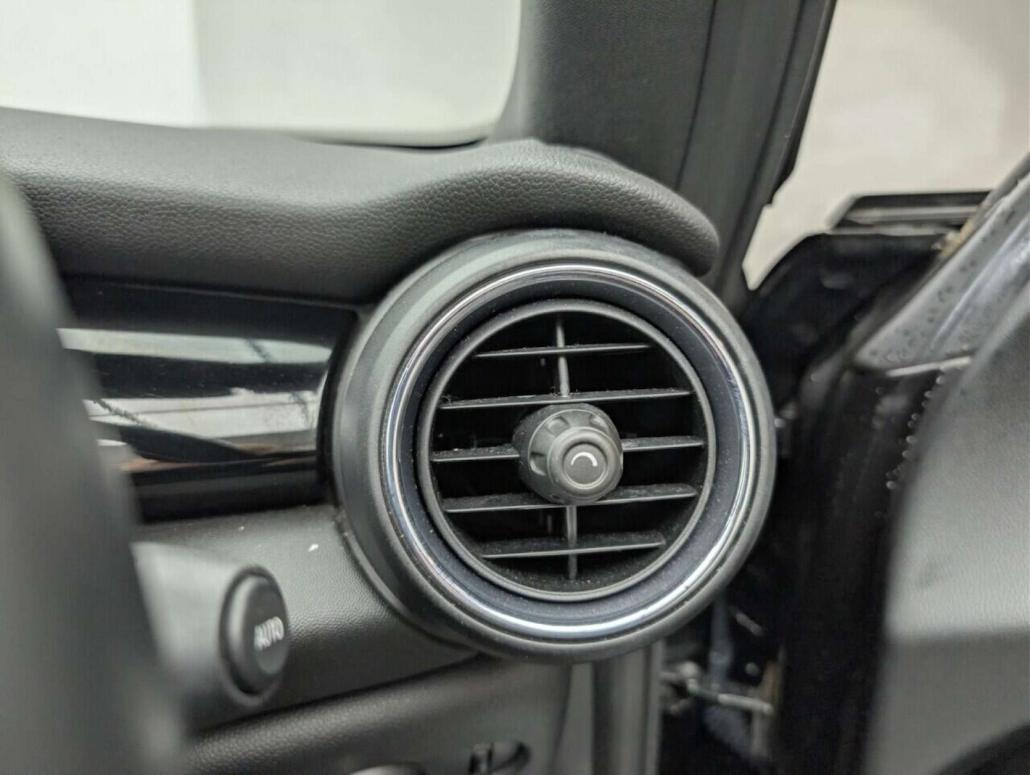 Used MINI Convertible 2017 for sale - 77713715: Photo 19