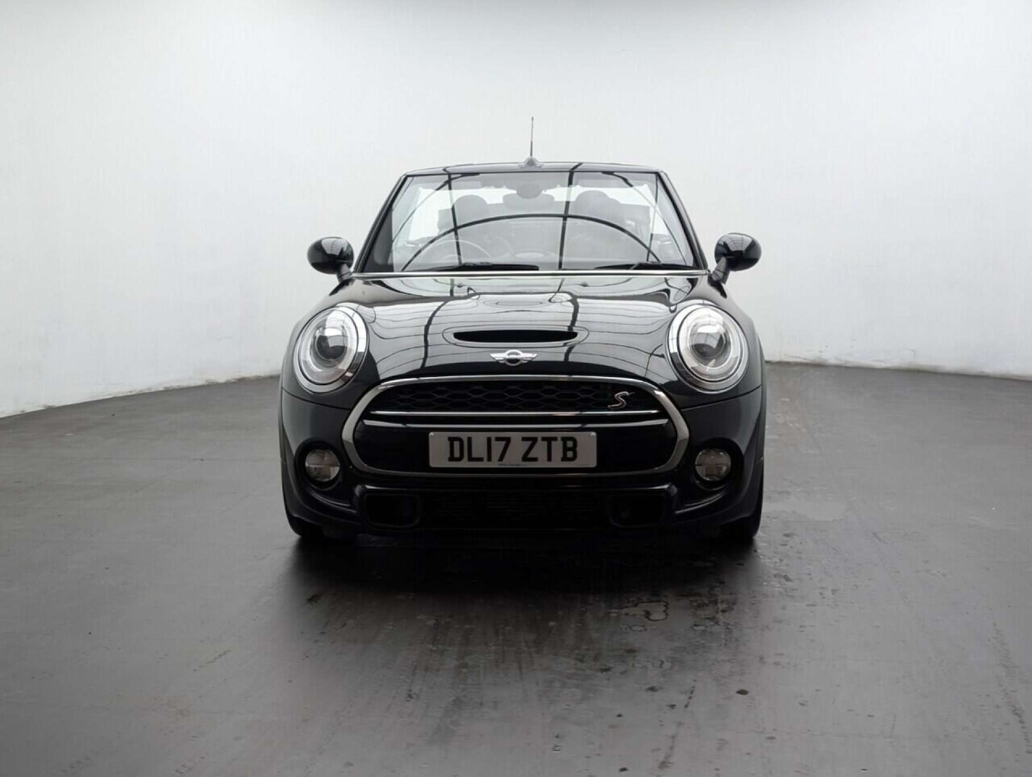 Used MINI Convertible 2017 for sale - 77713715: Photo 3