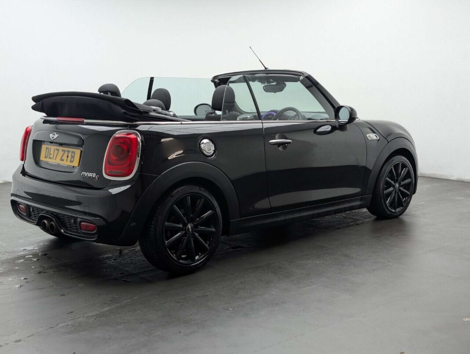 Used MINI Convertible 2017 for sale - 77713715: Photo 8