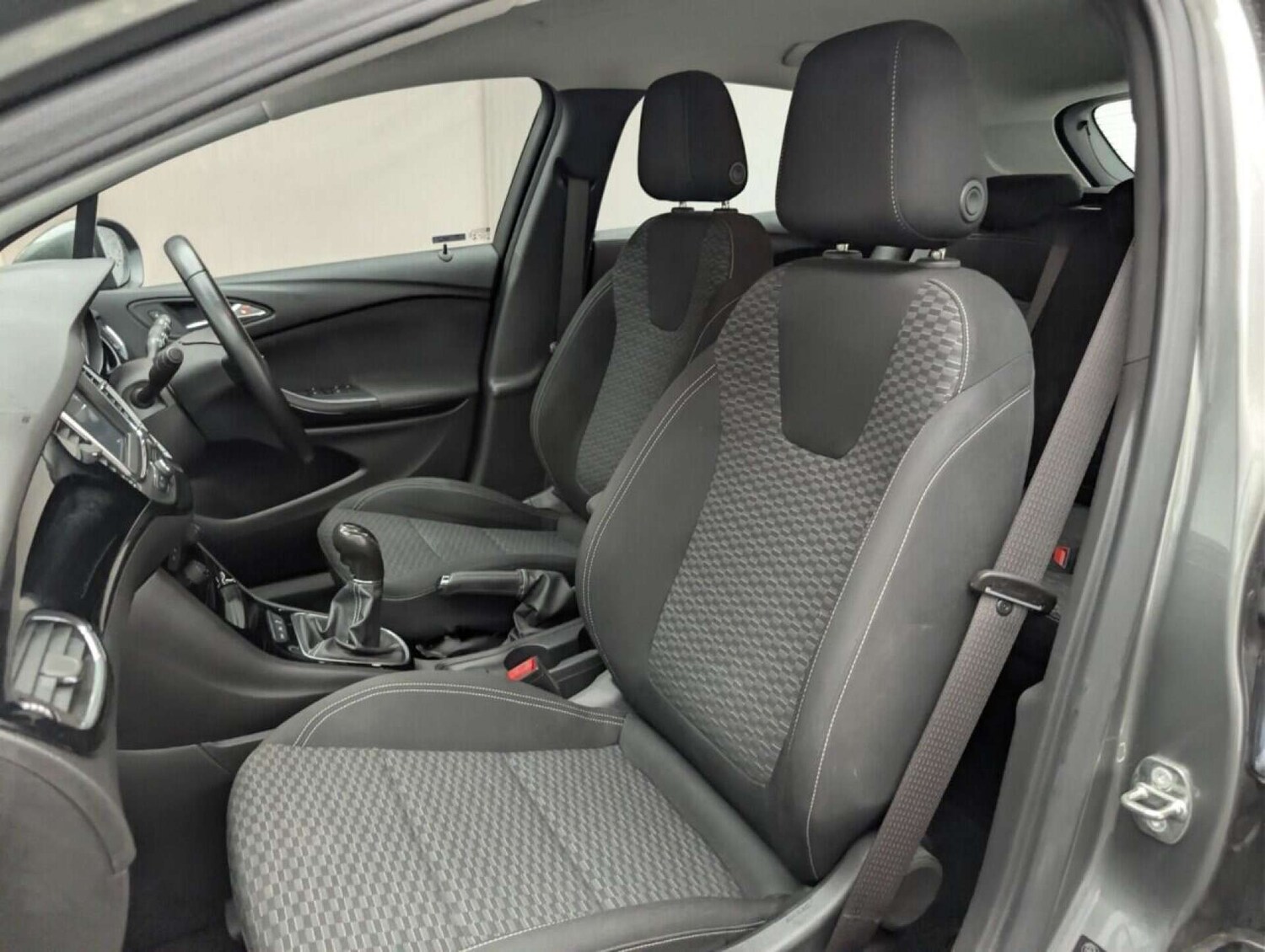 Used Vauxhall Astra 2018 for sale - 77713640: Photo 36