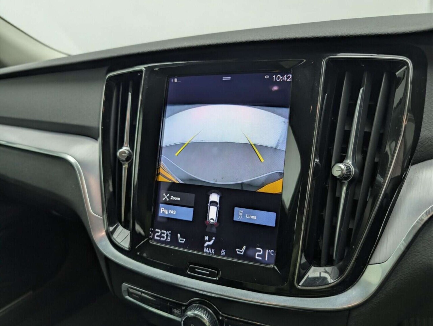 Used Volvo V60 2021 for sale - 77713878: Photo 15