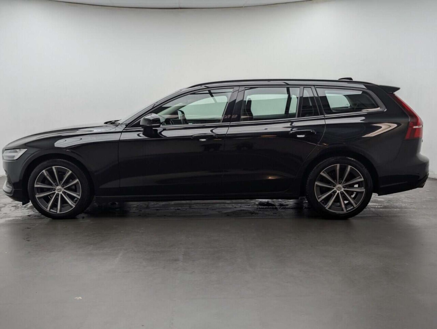 Used Volvo V60 2021 for sale - 77713878: Photo 5