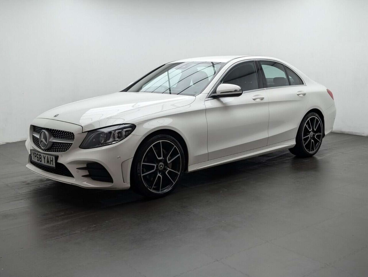 Used Mercedes-Benz C Class 2018 for sale - 77714842: Photo 4