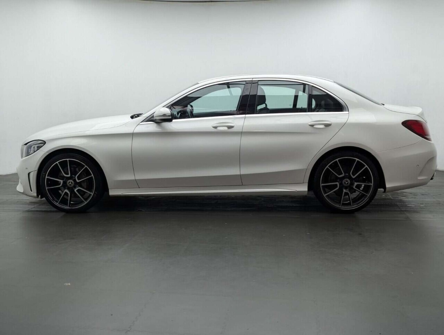 Used Mercedes-Benz C Class 2018 for sale - 77714842: Photo 5